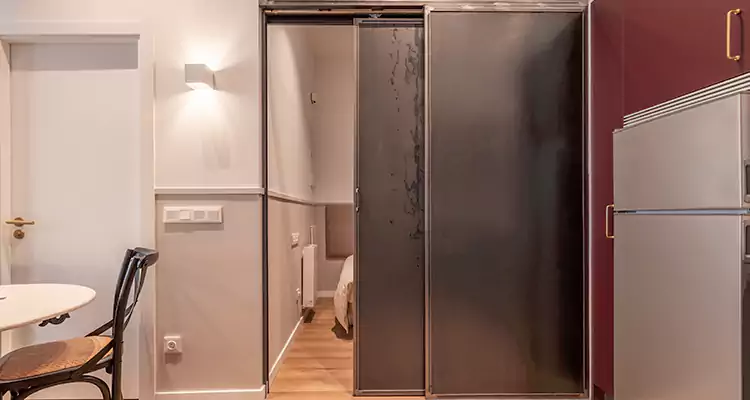 We Fix Closet Sliding Door in Venice, FL 