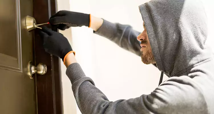 Emergency Motel Lock Repairs—Available 24/7 in Venice, FL